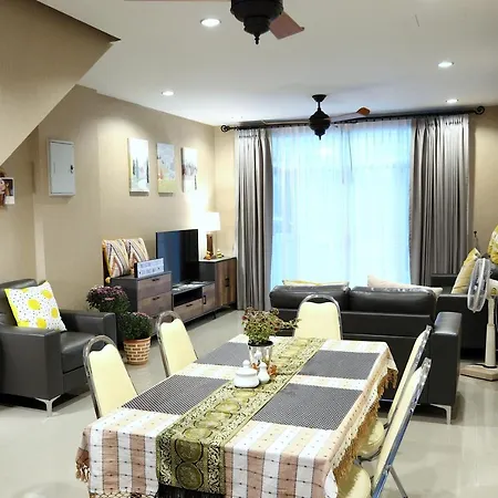 Modern Townhome At The Old City